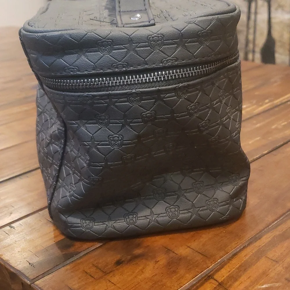 Jeffree star x shane dawson makeup case